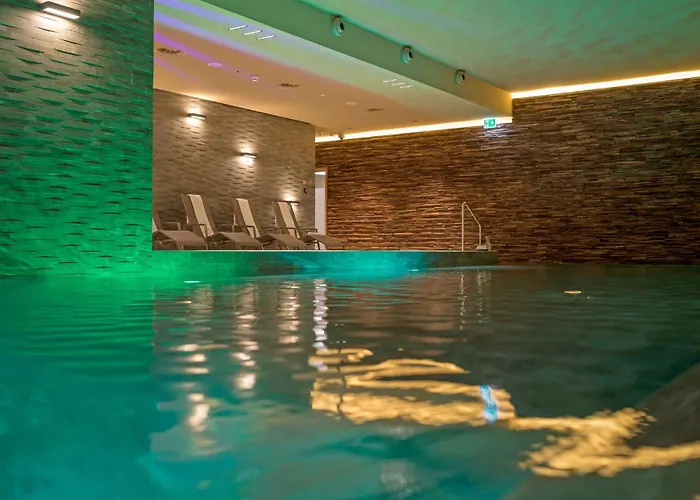 Peaks Place Apartment-hotel & Spa-3 By Interhome